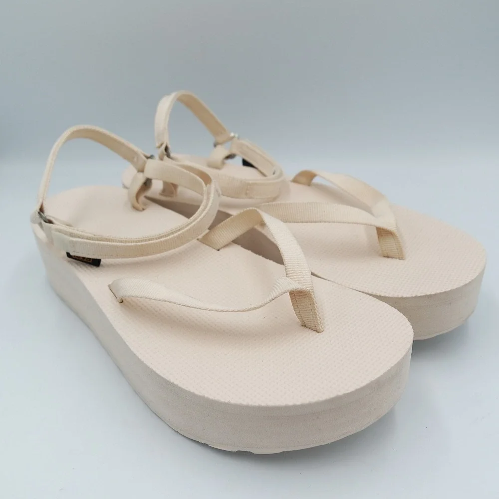Teva Flatform Universal Sandals Cream Beige Platform Womens 9